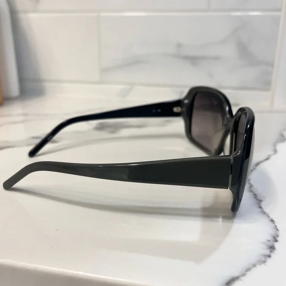 Lacoste L623S 001 Black Grey Sunglasses 56 16 135. Lenses Have‎ minor scratches - Picture 4 of 7